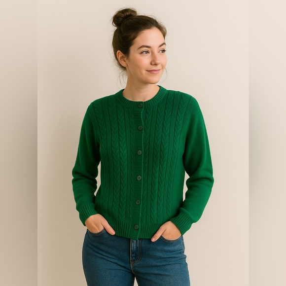 Vintage Green Cable Knit Button Up Cardigan Sz 40 Med EUC Beautiful Buttons - Picture 1 of 12